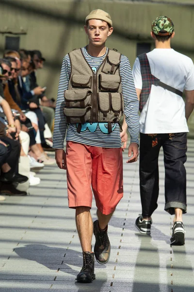 Look 44